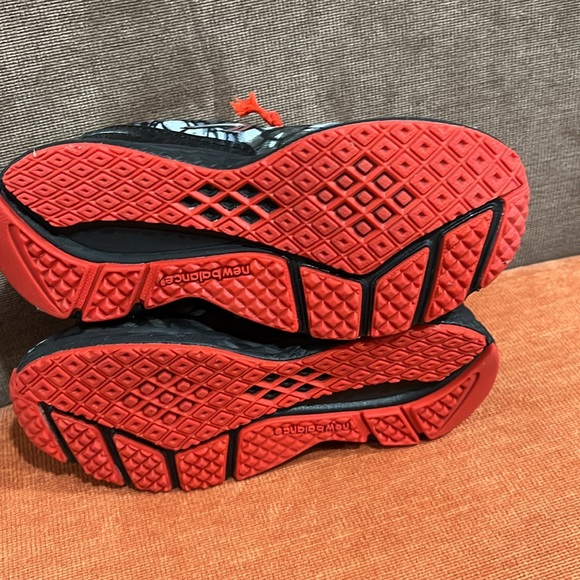 New Balance 890 V3 Sneakers size 11 Boy - Picture 8 of 8